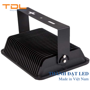 đèn pha rọi 200w ip65