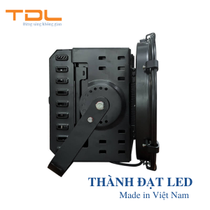 đèn pha sân vận động t2 200w