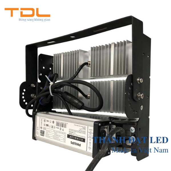 Đèn LED 150w sân cầu lông – sân bóng chuyền – sân bóng rổ – sân golf TDL